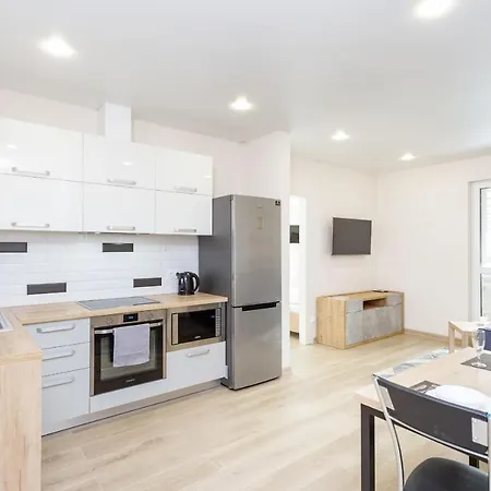 Квартира С Отдельной Спальней Возле Библиотеки Apartment
